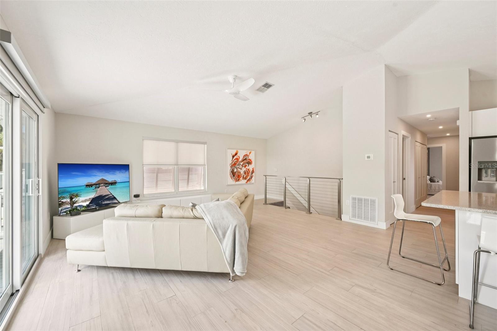 262 S HARBOR DR