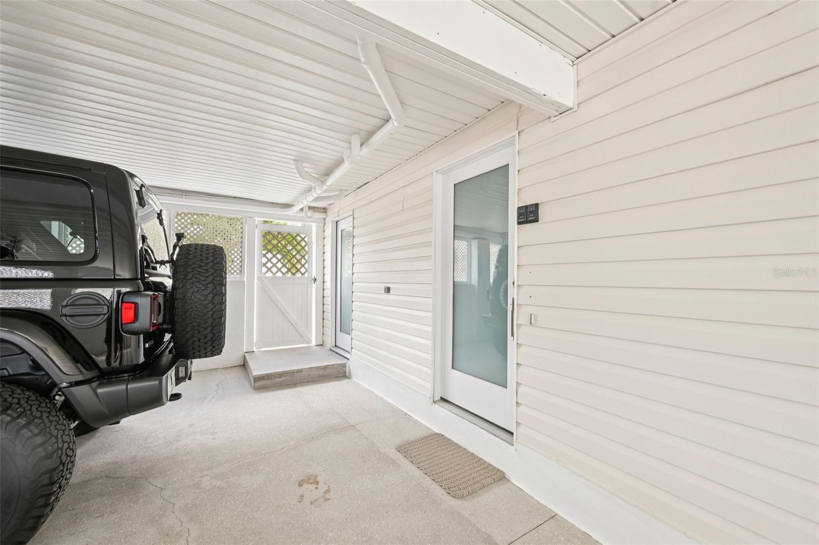 262 S HARBOR DR