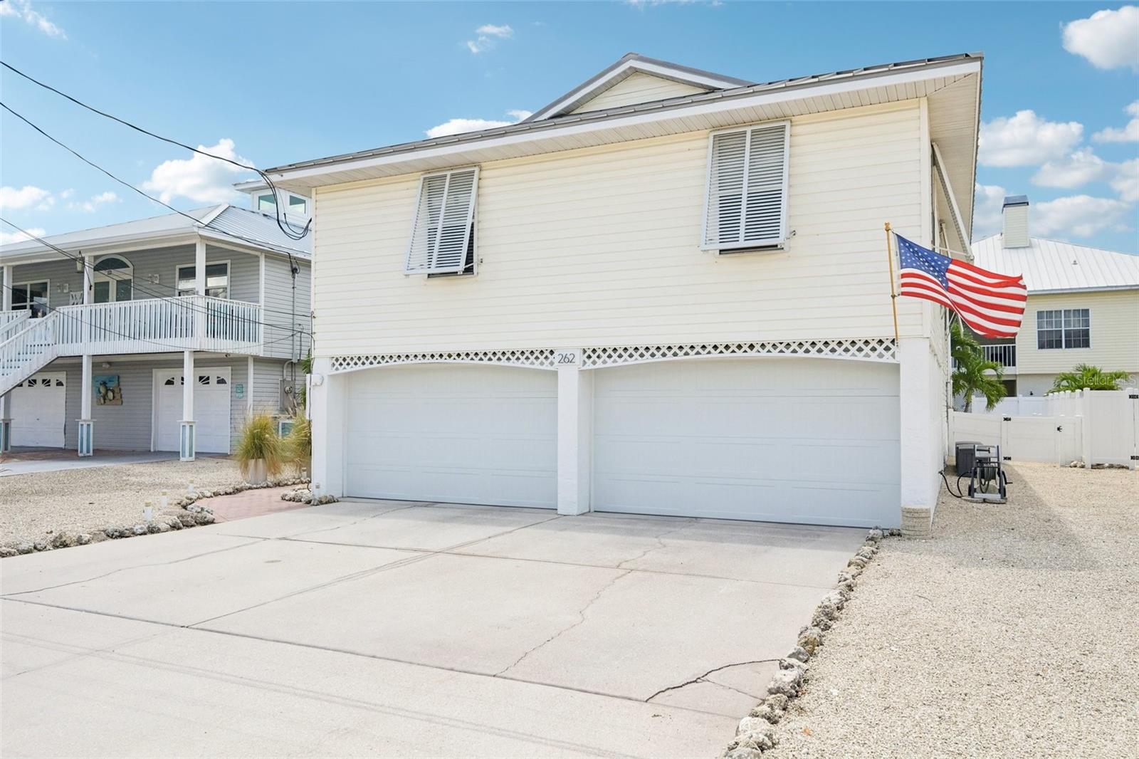 262 S HARBOR DR
