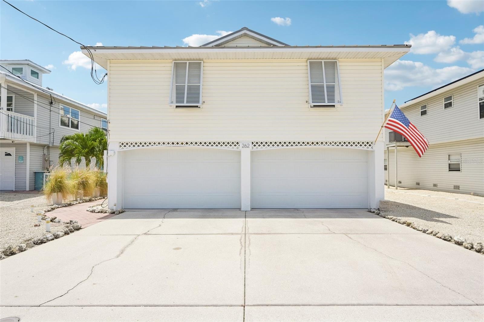 262 S HARBOR DR