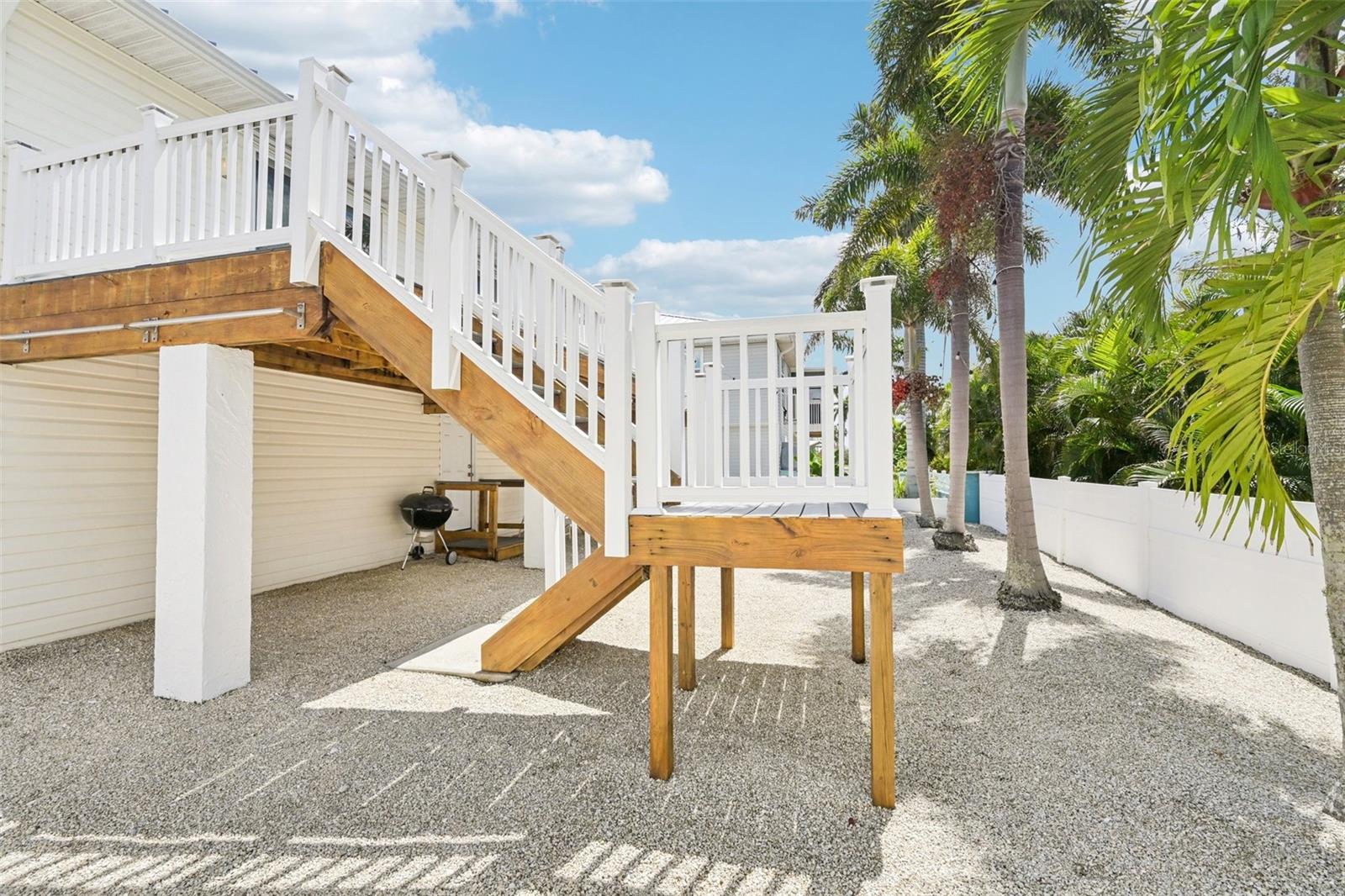 262 S HARBOR DR