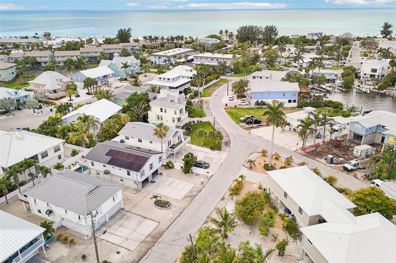 262 S HARBOR DR