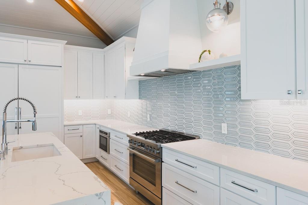 526 SEAGULL WAY