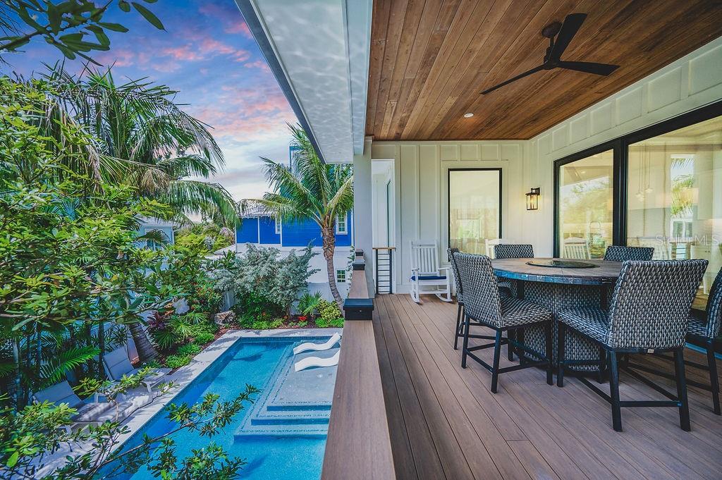 526 SEAGULL WAY