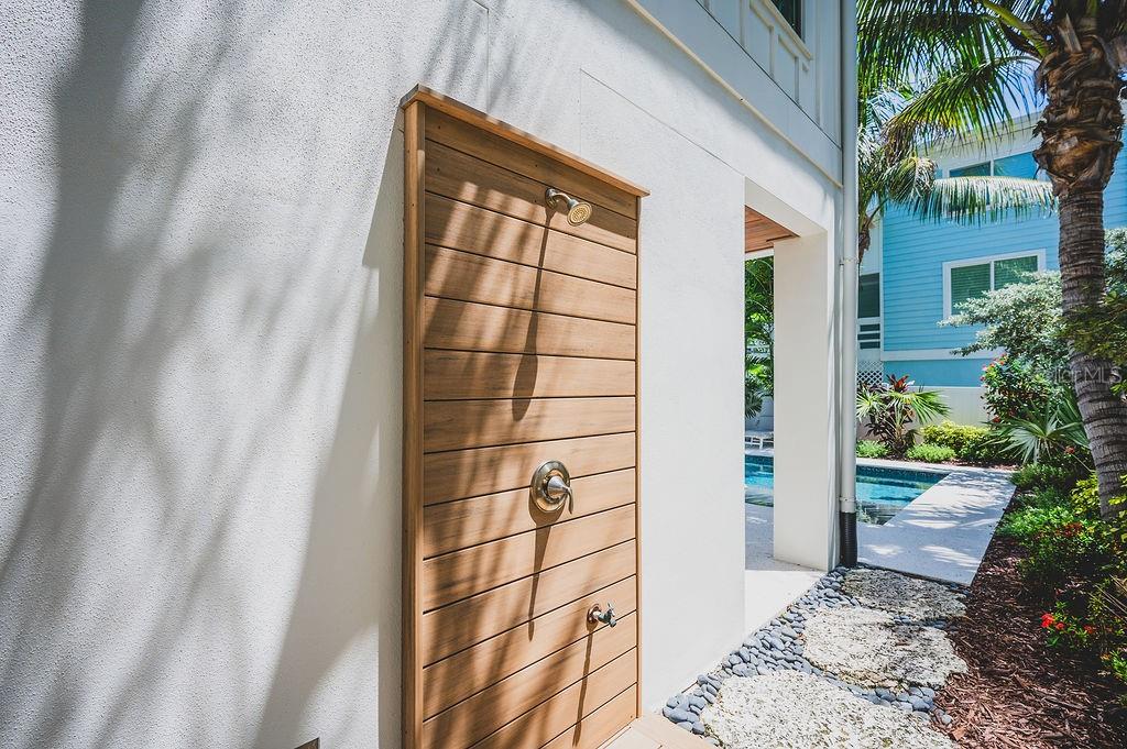 526 SEAGULL WAY
