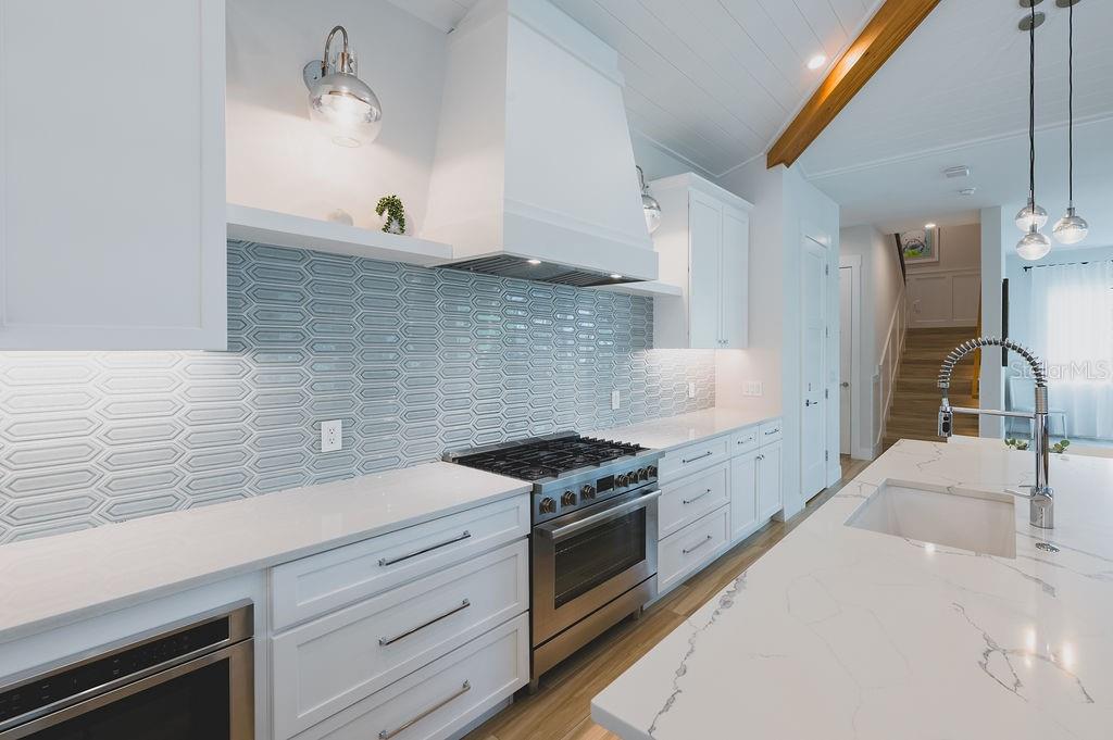 526 SEAGULL WAY
