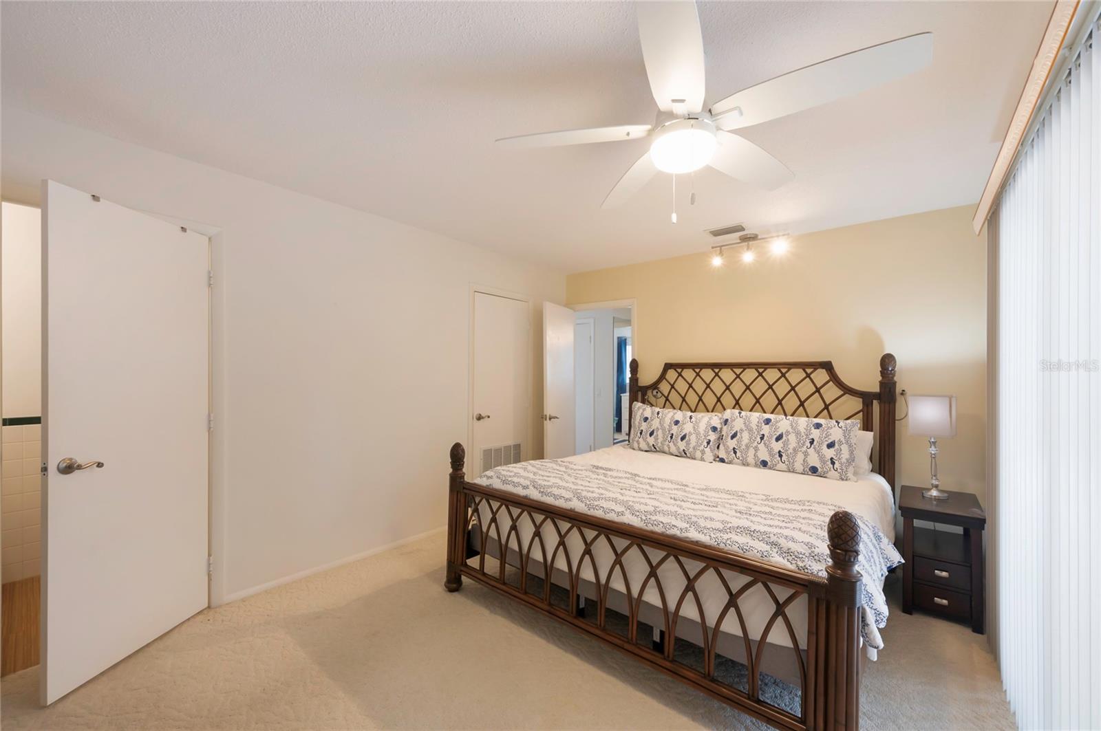 4223 ROYAL PALM DR