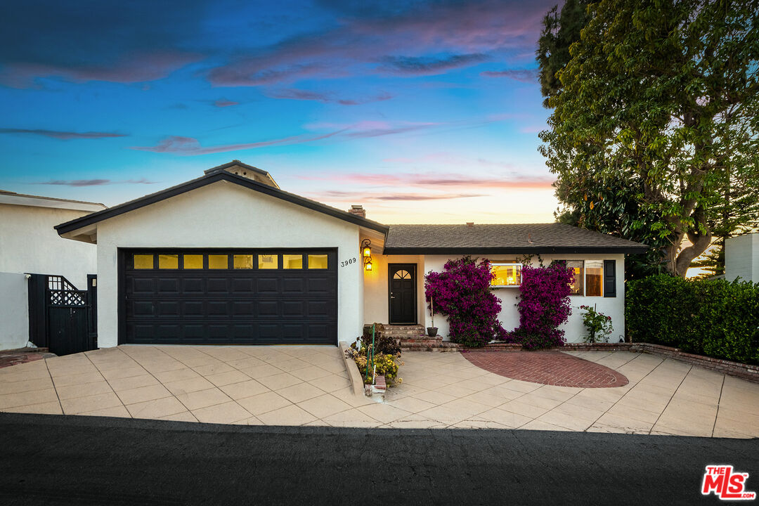 3909 Glenridge Dr