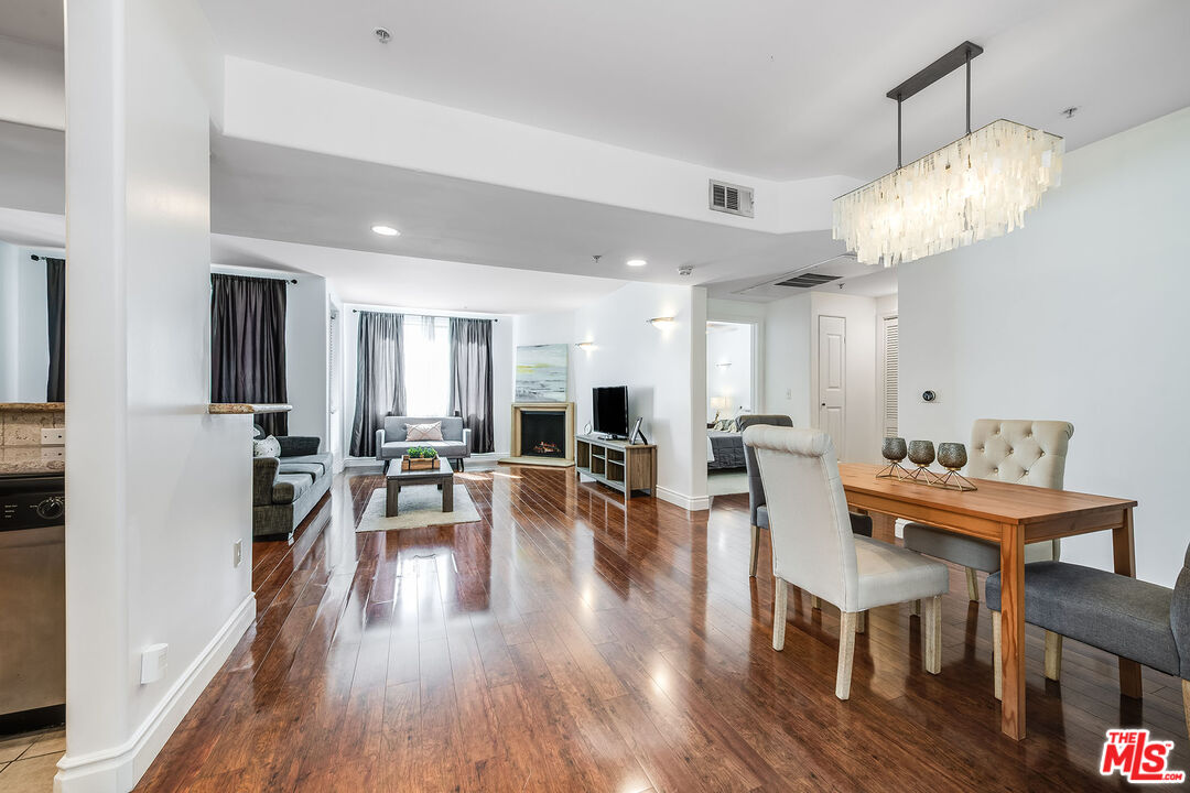 4724 Kester Ave Unit: 209