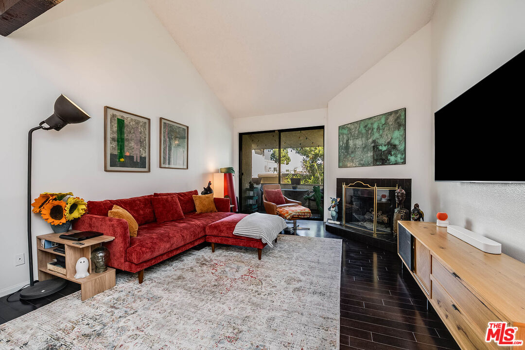 3480 Barham Blvd Unit: 326