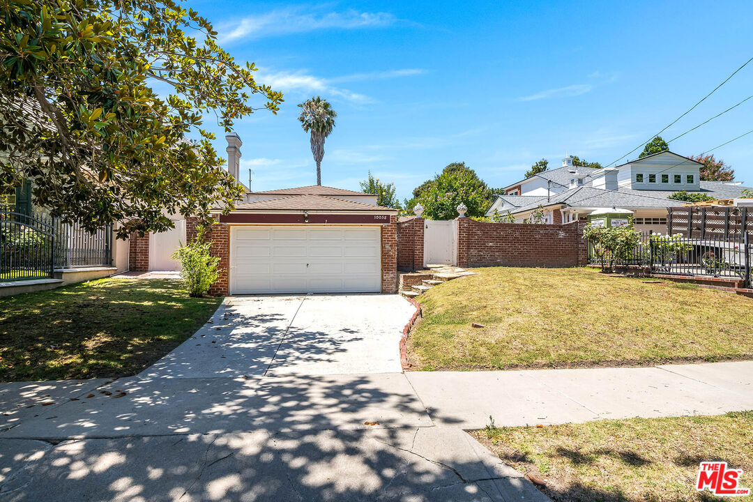 10058 Valley Spring Ln