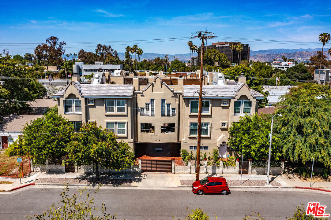 10929 Landale St Unit: 2