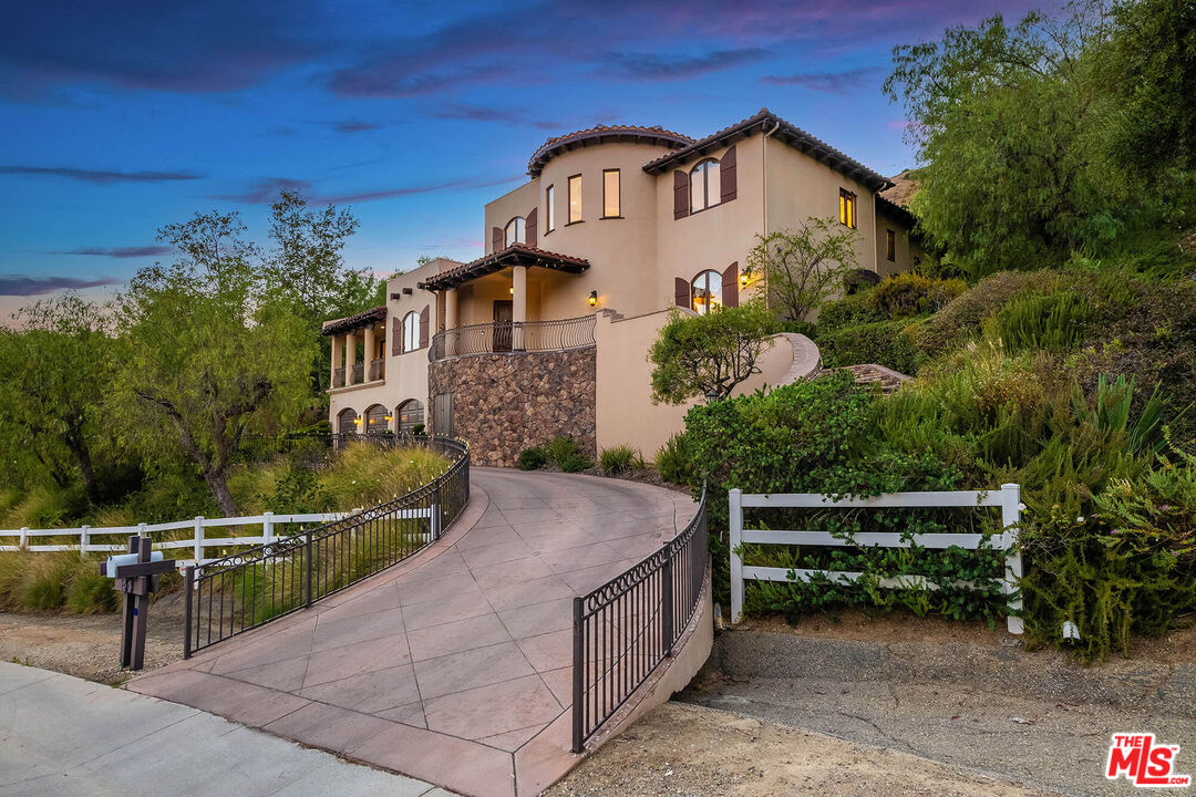55 Coolwater Rd
