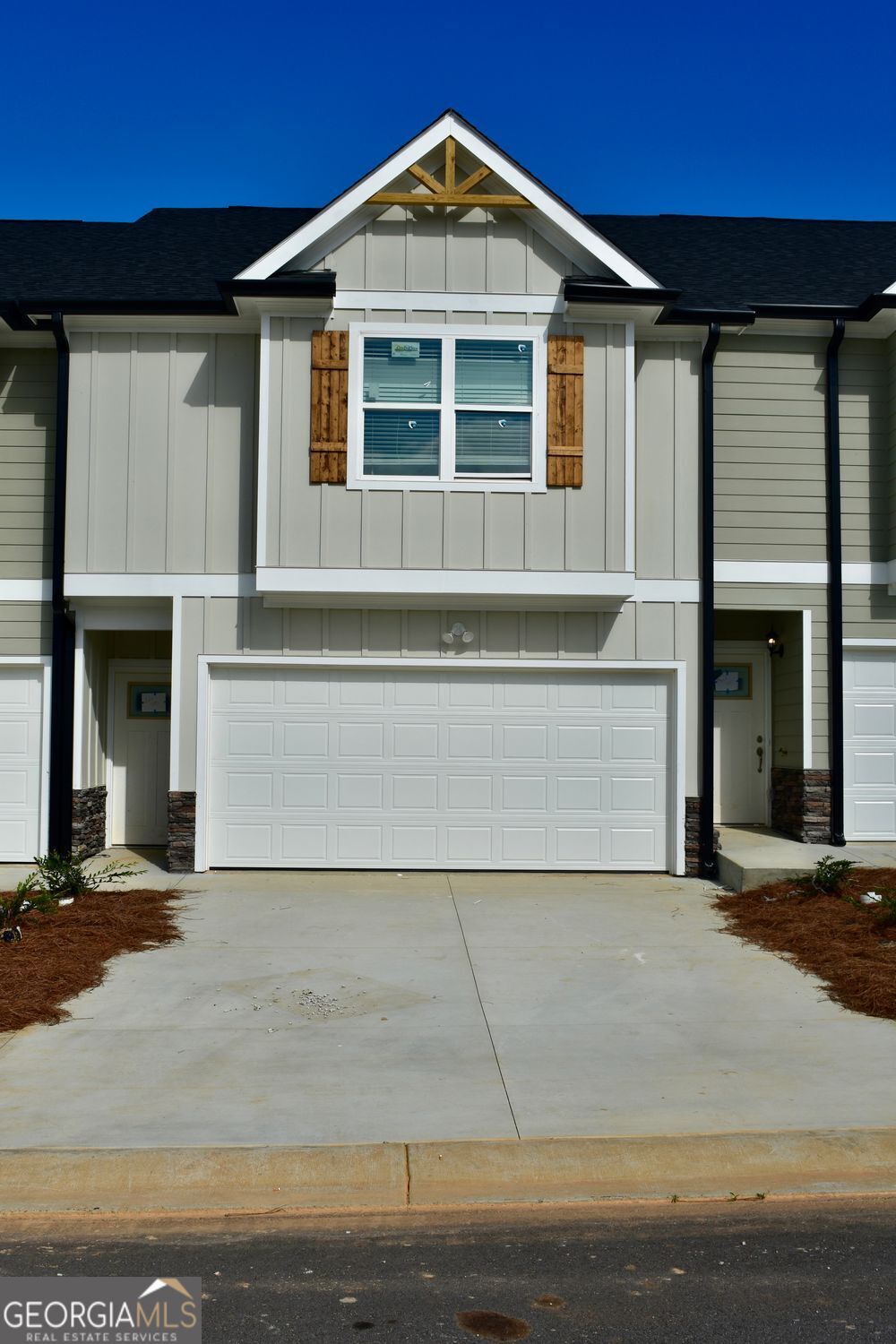 6330 Pine Ridge Point