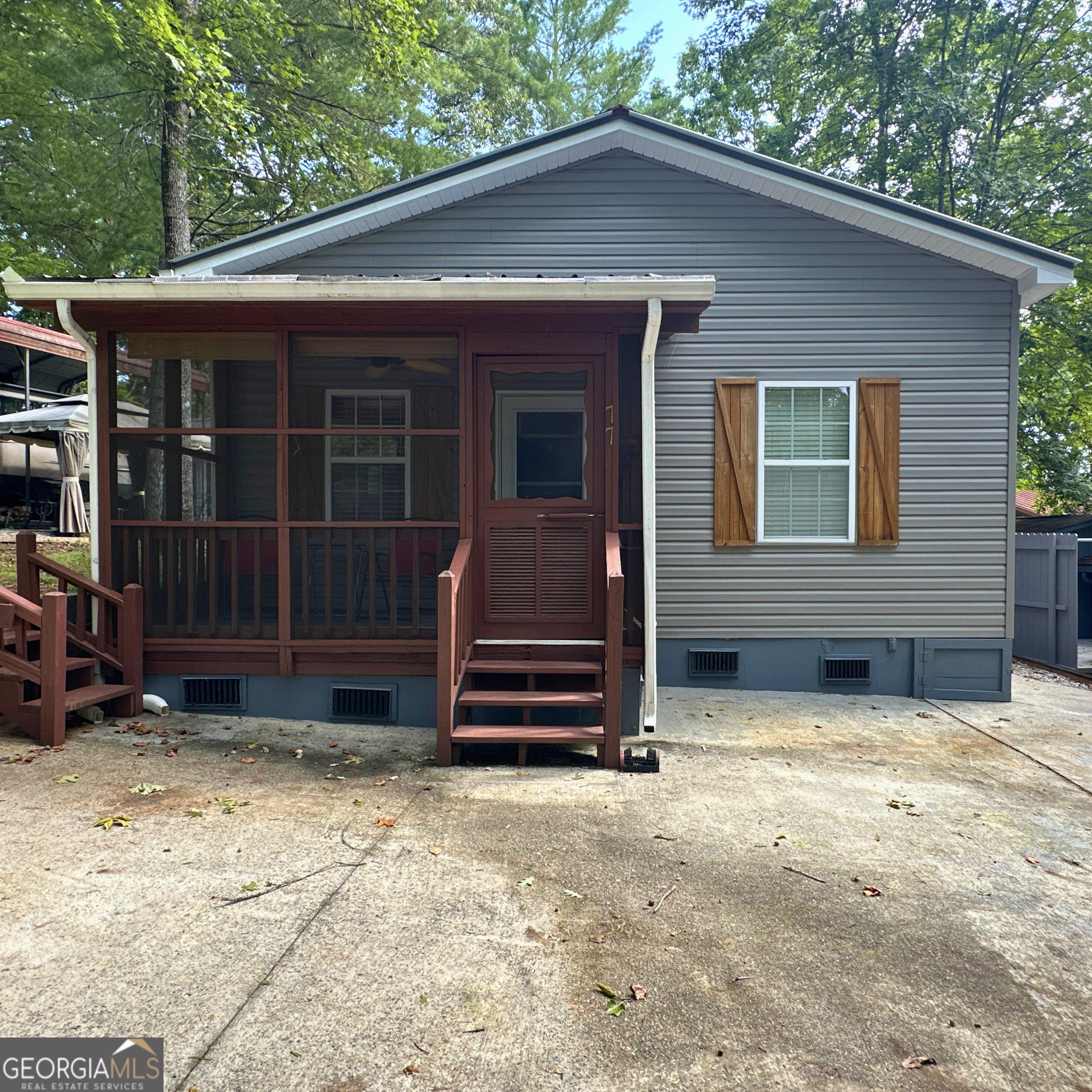 77 Hollow Log Path, Cleveland