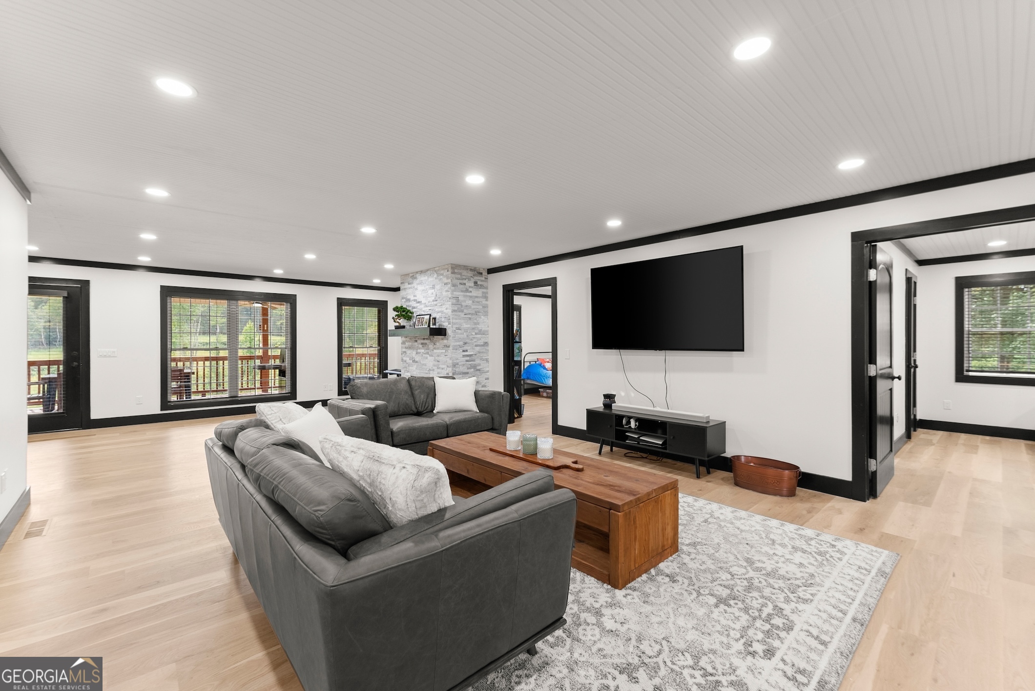 6147 Dahlonega Highway