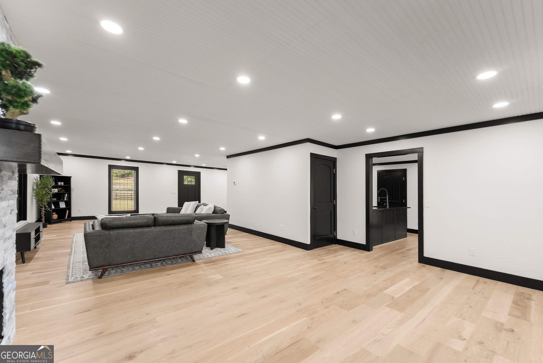 6147 Dahlonega Highway