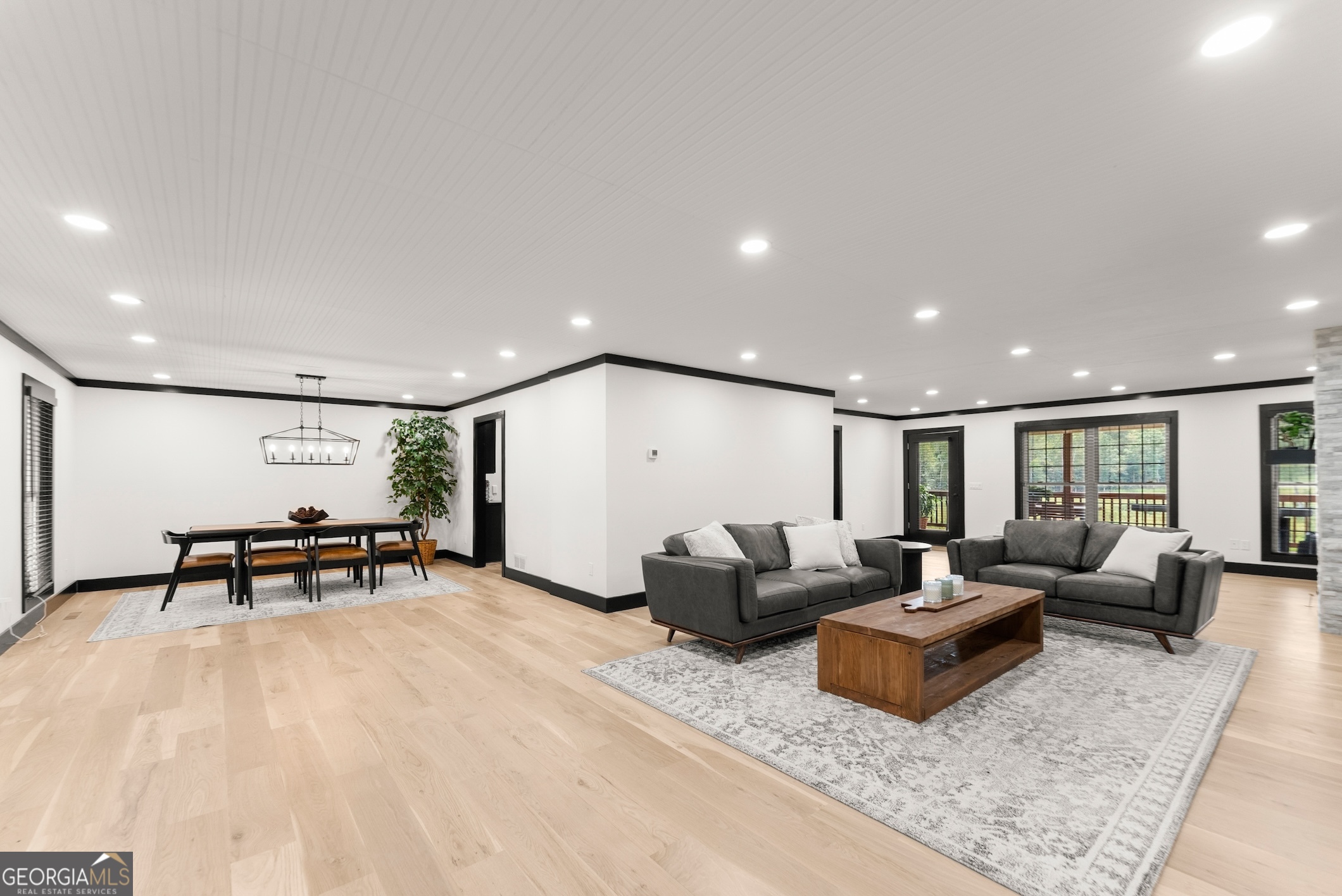 6147 Dahlonega Highway