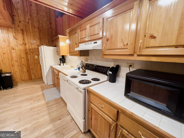 893 Hooper Road