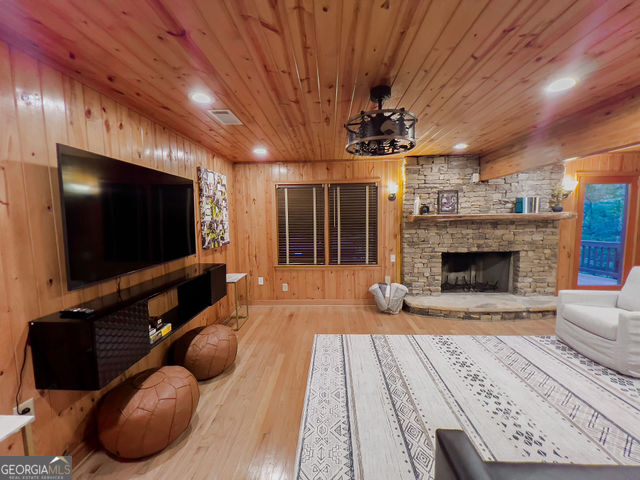 893 Hooper Road