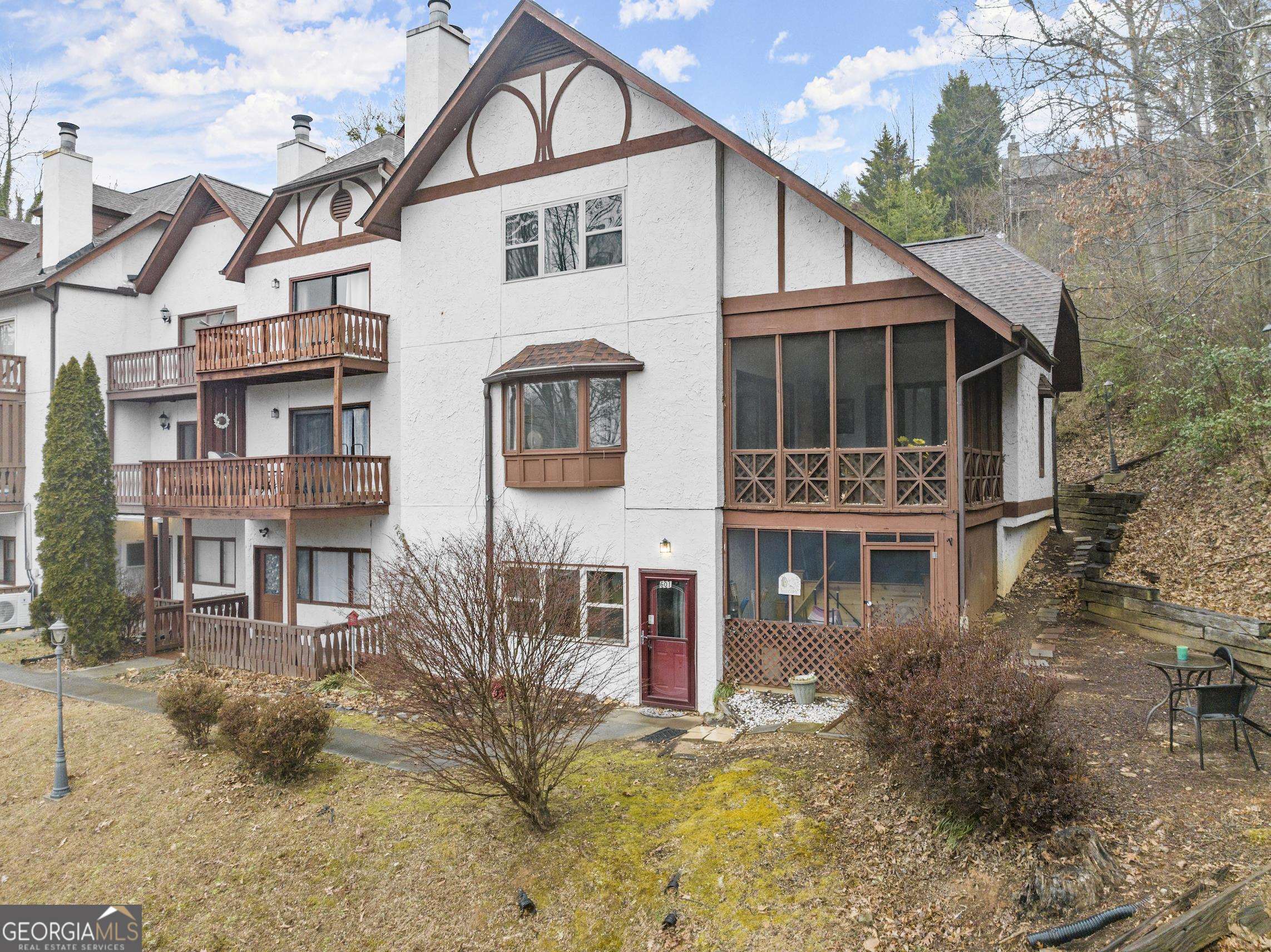 327 Brucken Strasse #601