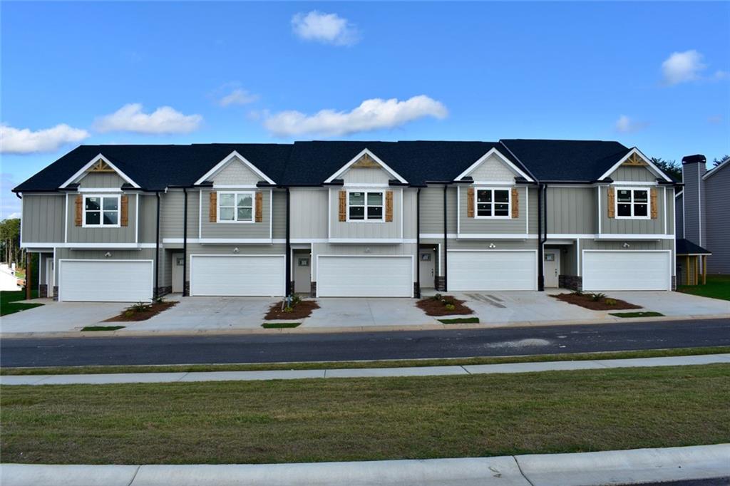 6330 Pine Ridge Point