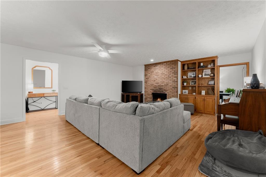 2856 Woodbriar Drive