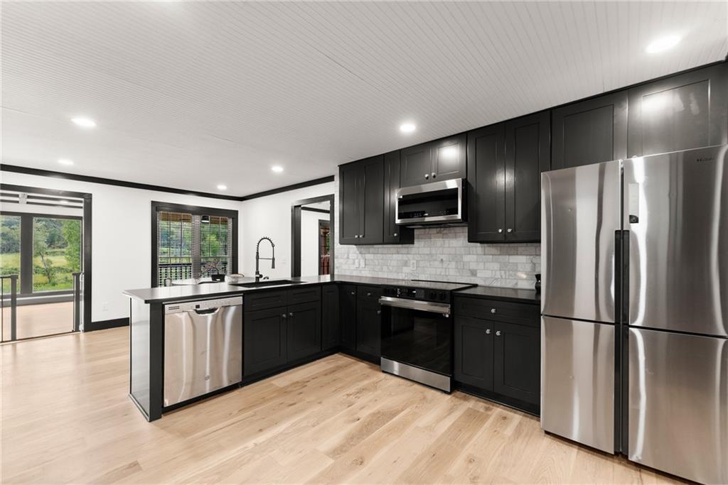 6147 Dahlonega Highway