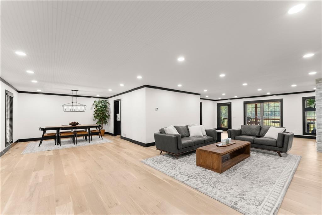 6147 Dahlonega Highway