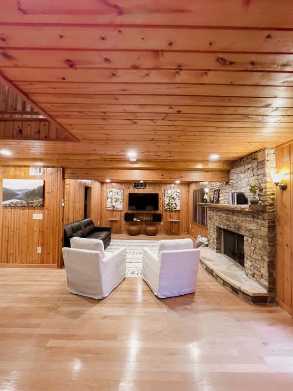 893 Hooper Road