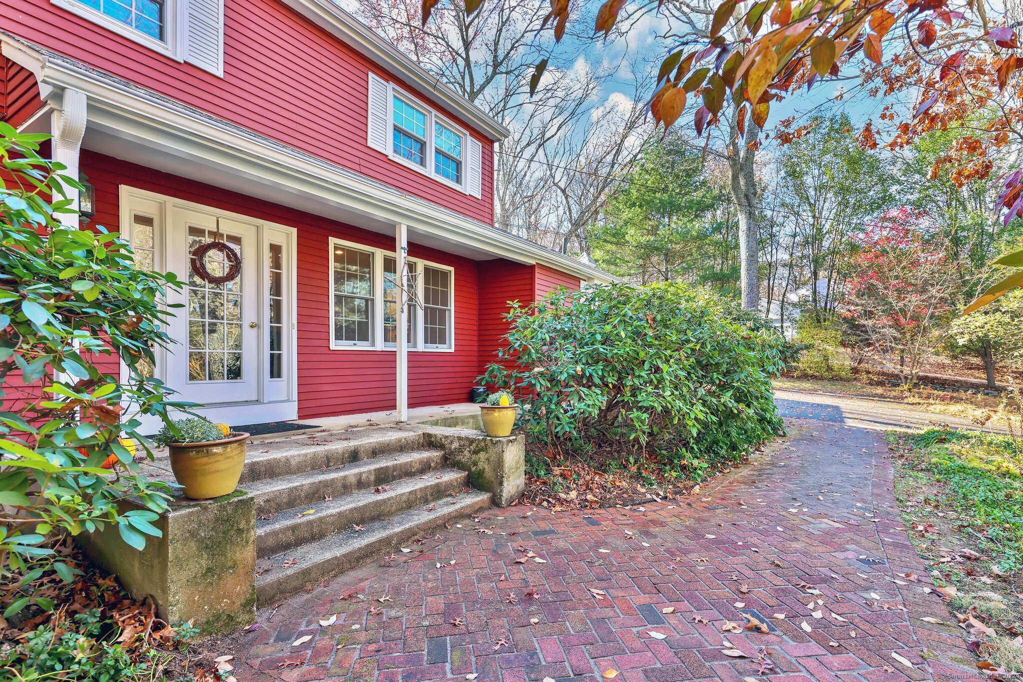 61 Hillyndale Road