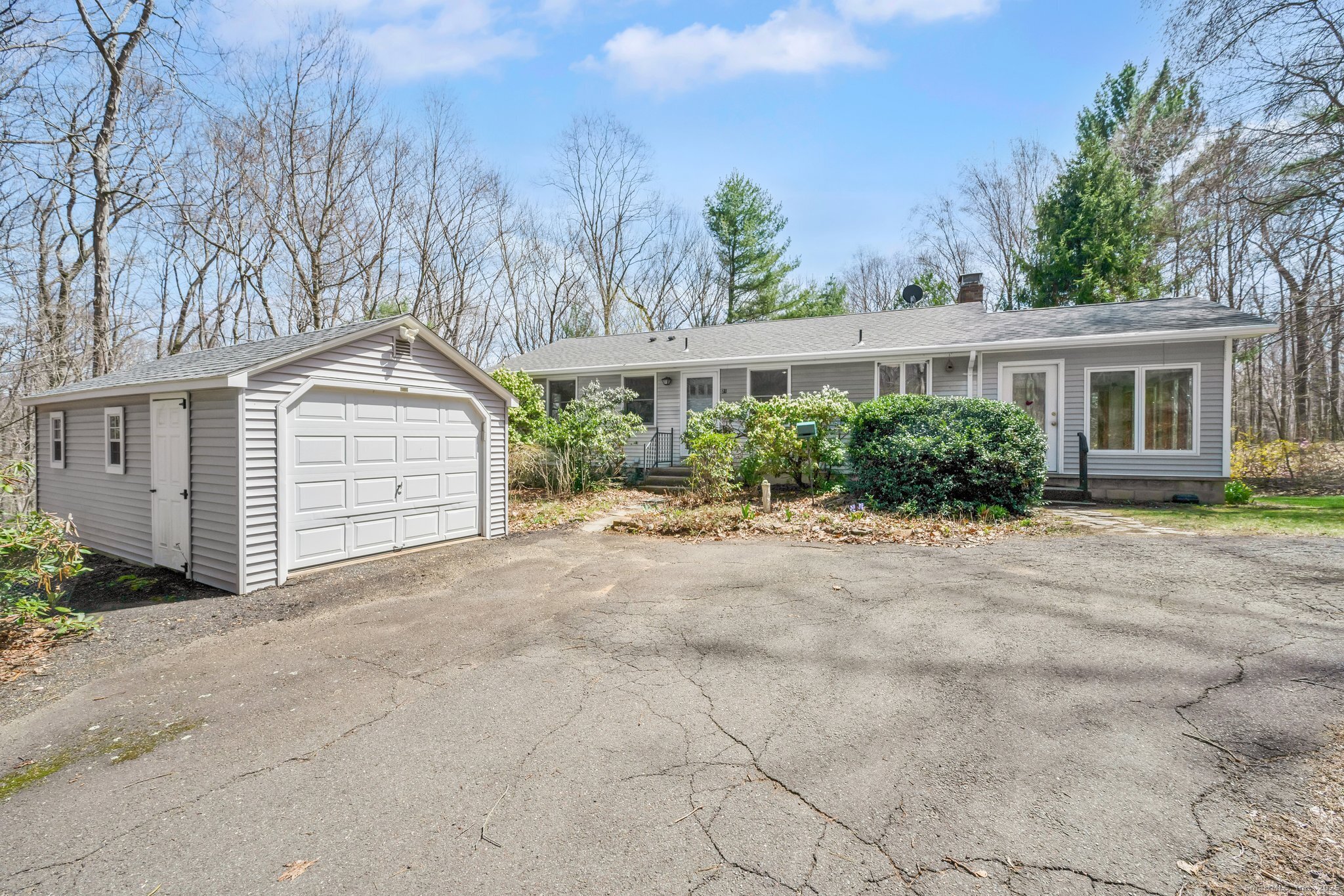 21 Red Oak Hill Road