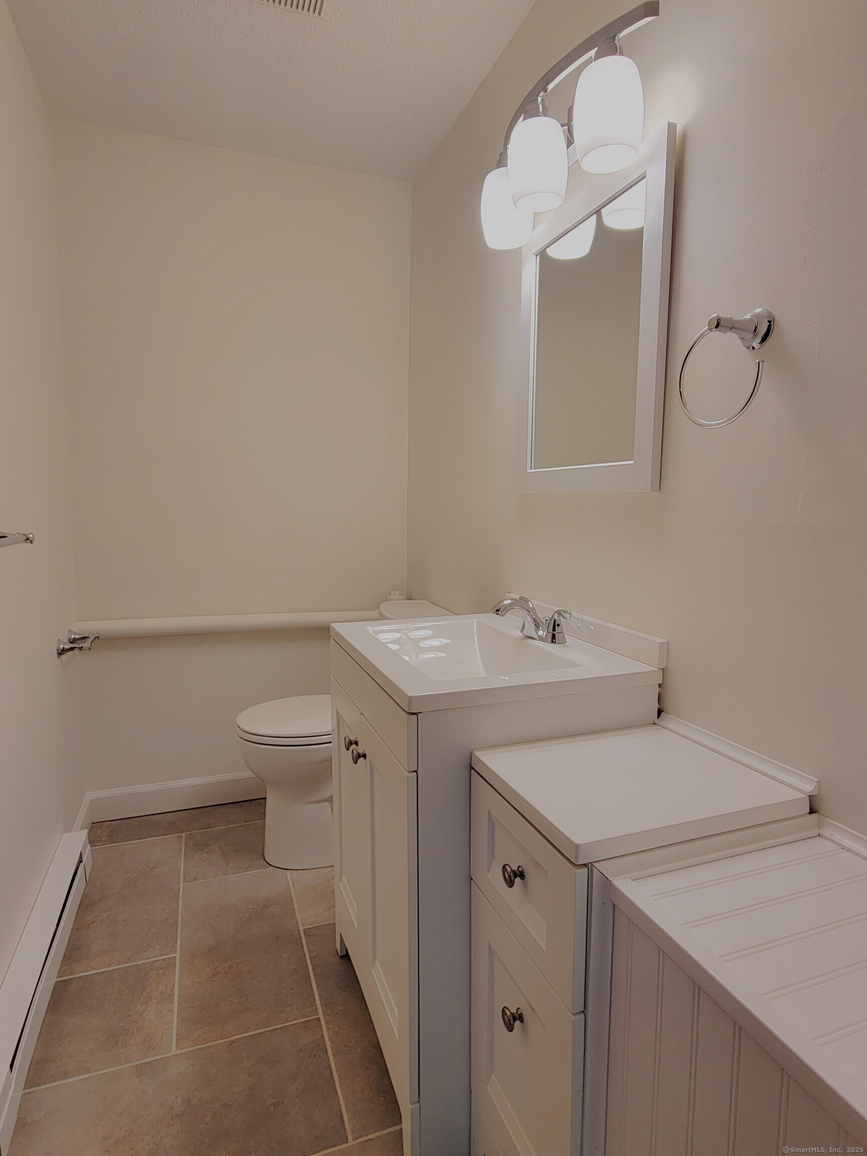213 Baxter Road APT D