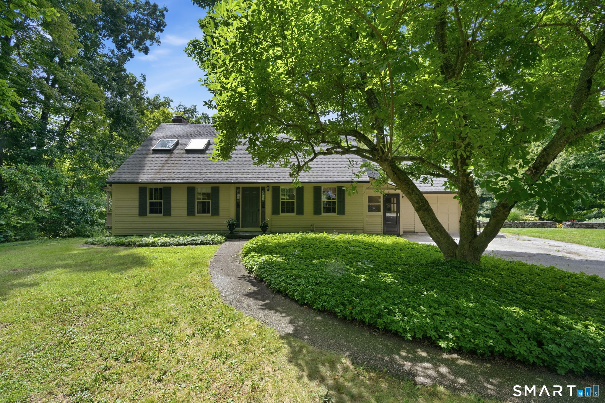 1097 Storrs Road