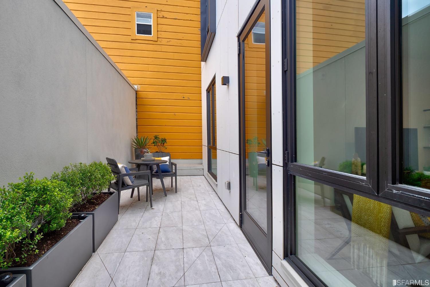 2238 Market Street # 202