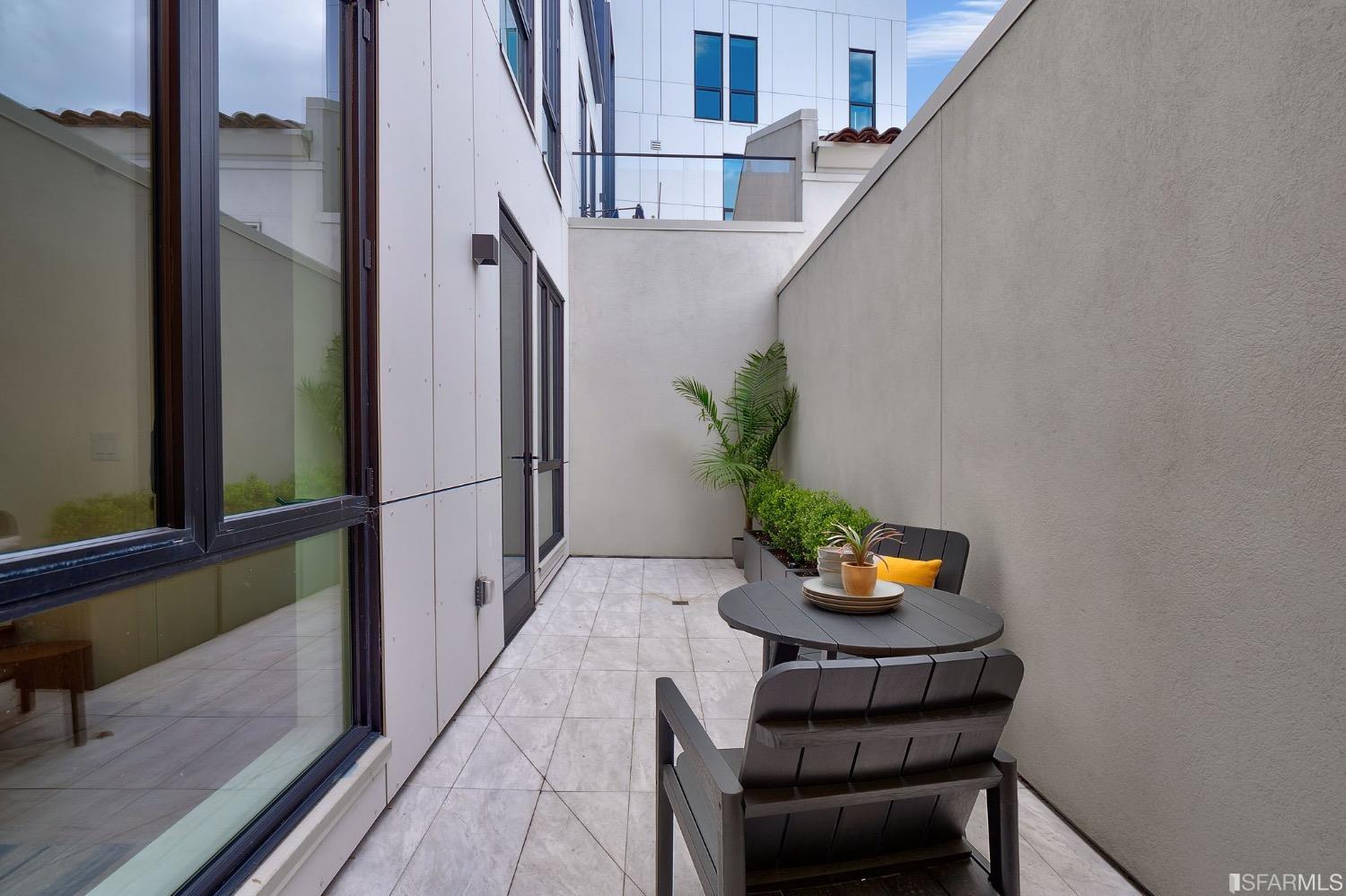 2238 Market Street # 202
