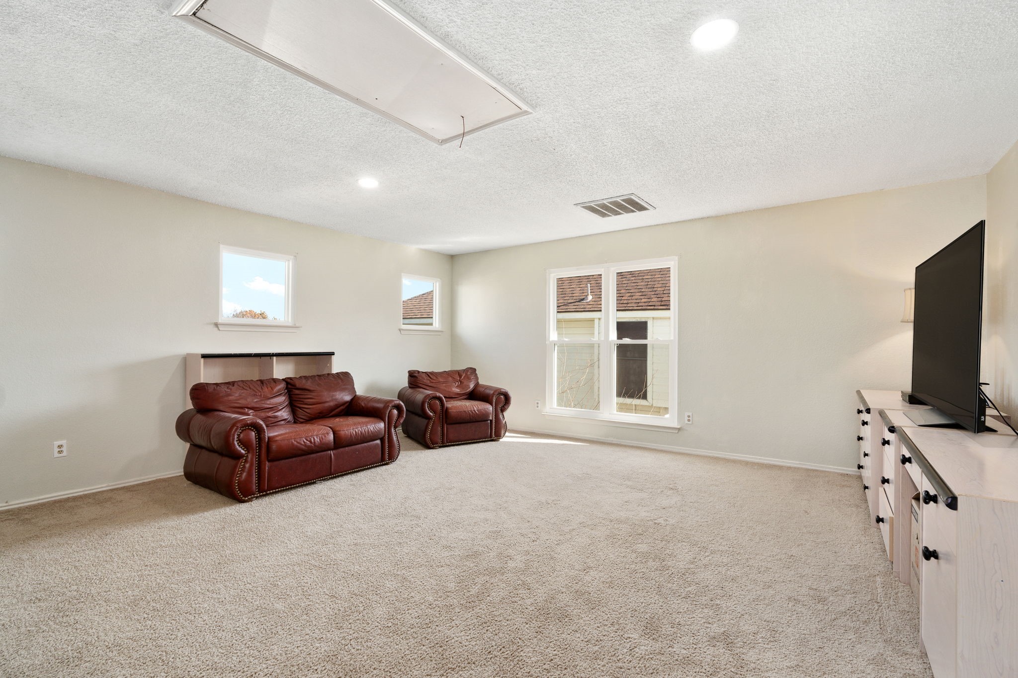 806 Ashmount Lane