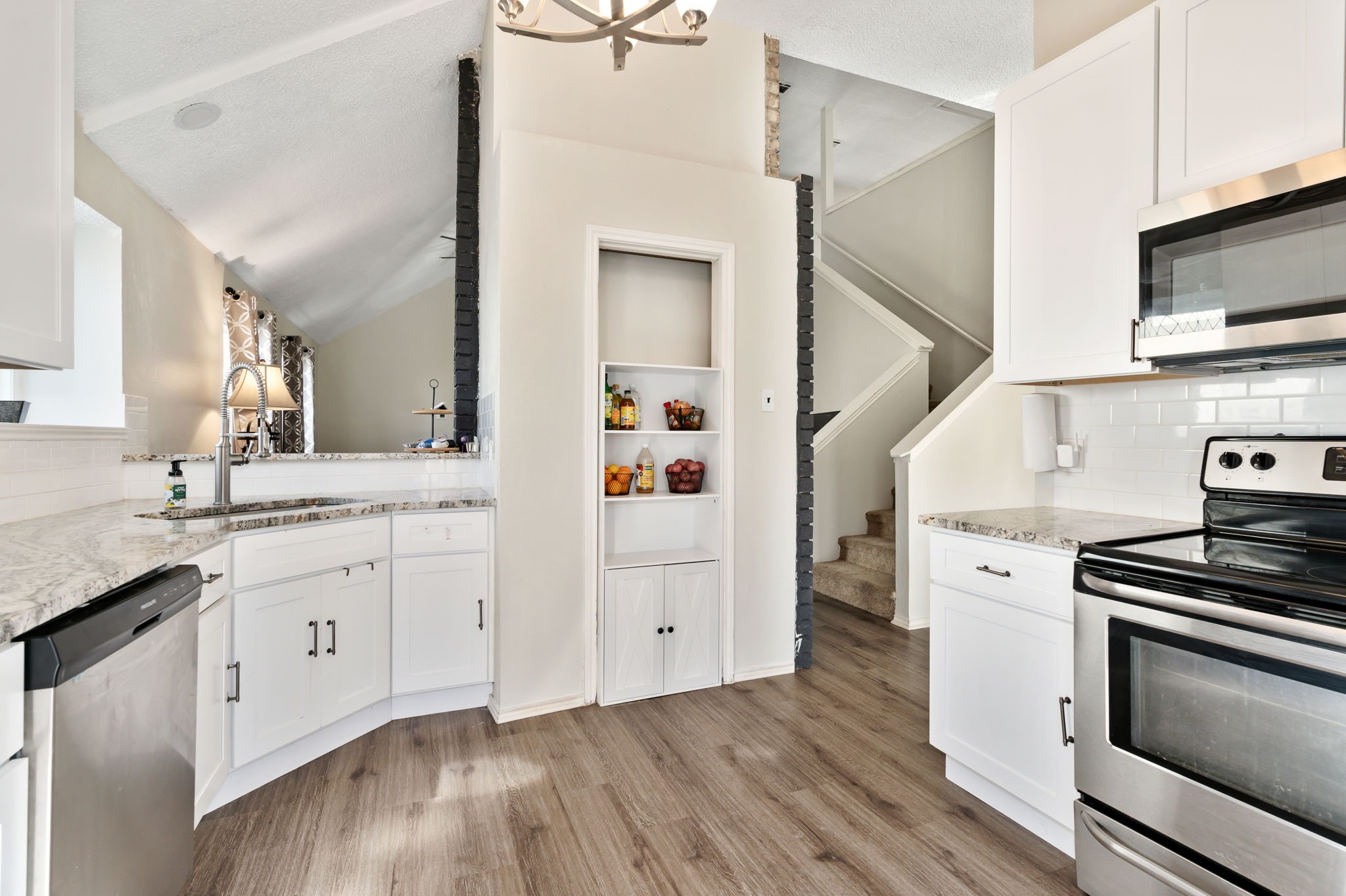806 Ashmount Lane