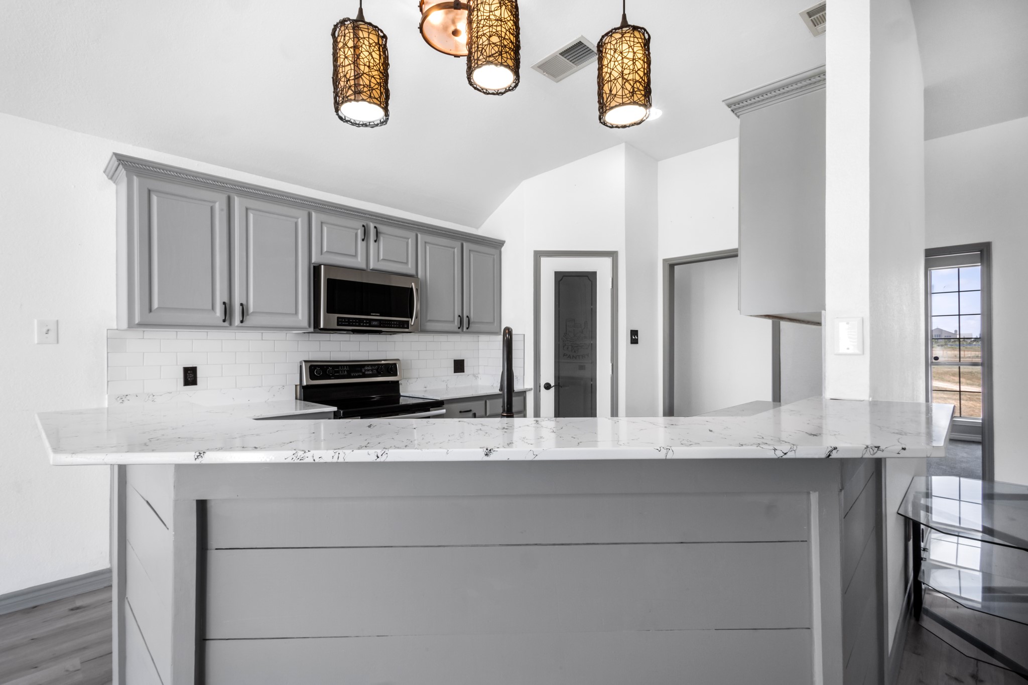 1253 Private Road 4011