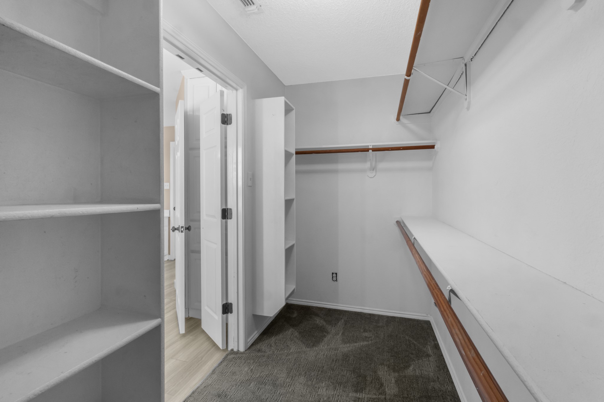 1253 Private Road 4011