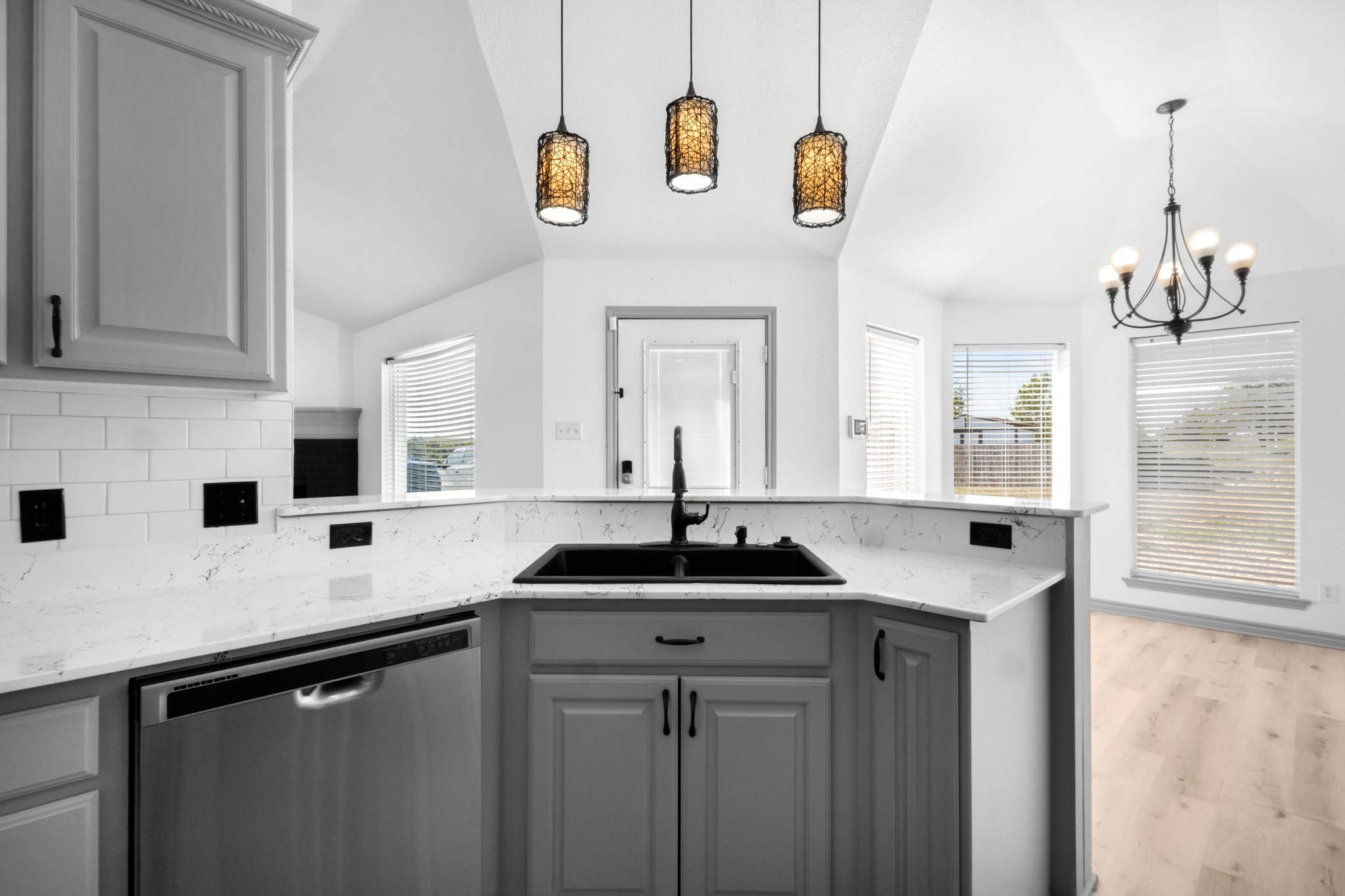 1253 Private Road 4011