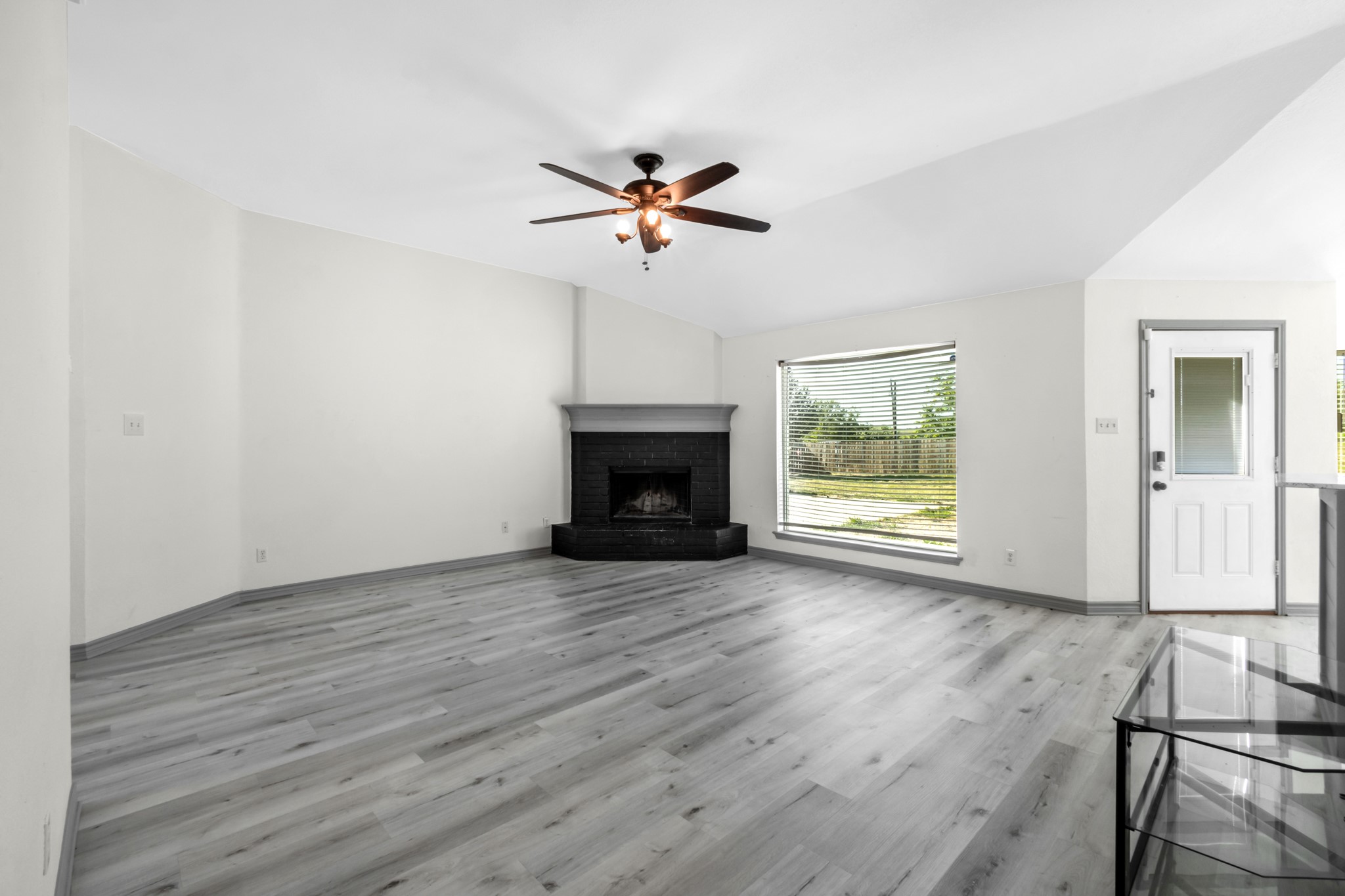 1253 Private Road 4011