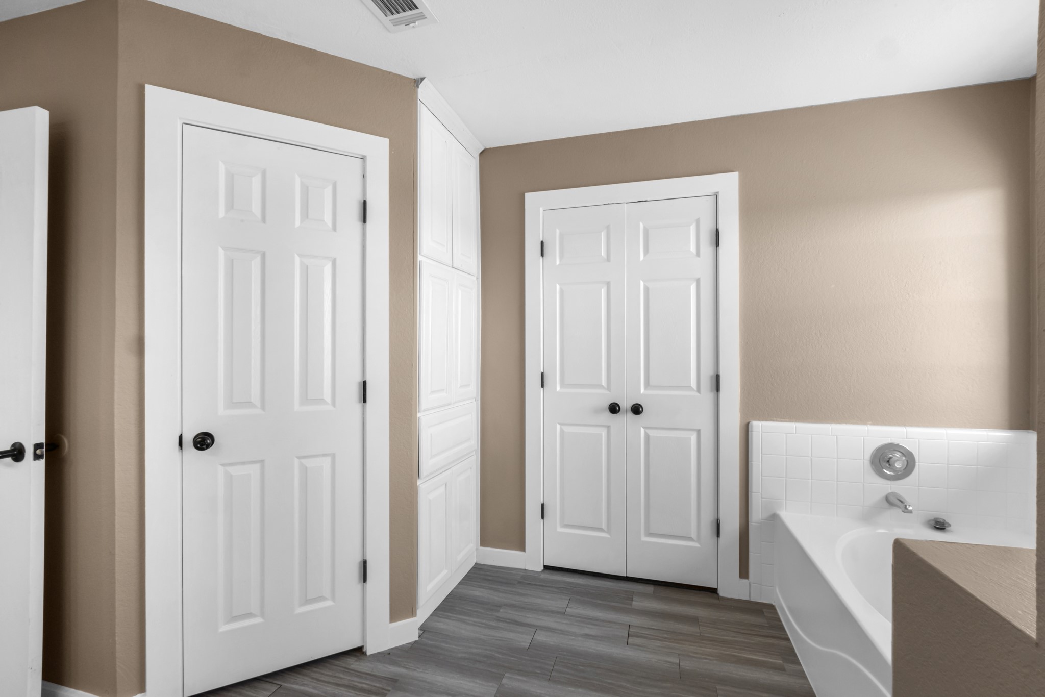 1253 Private Road 4011