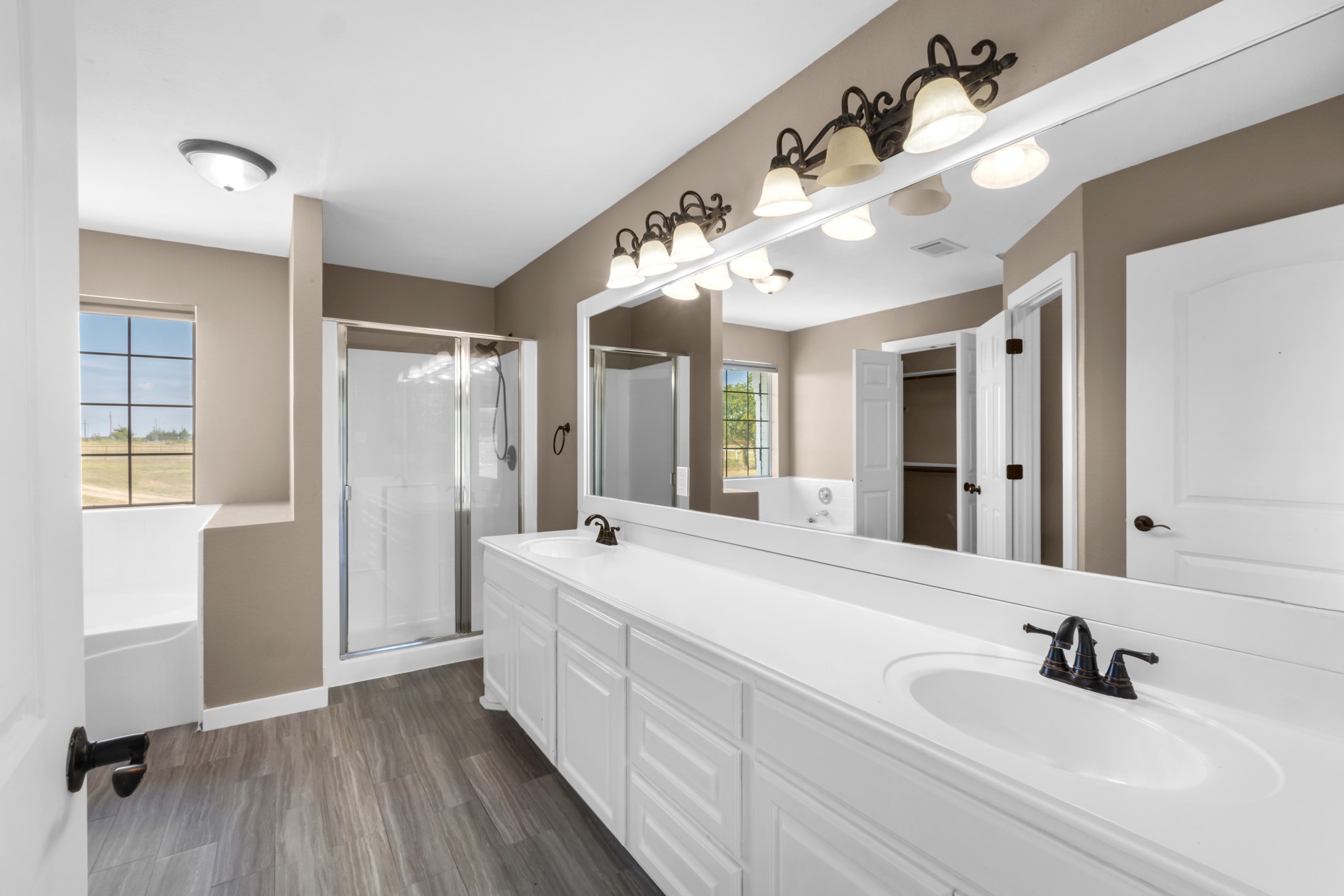 1253 Private Road 4011