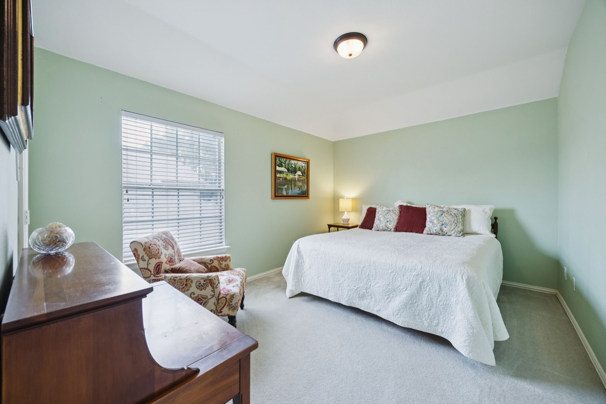 2728 Edgebrook Court