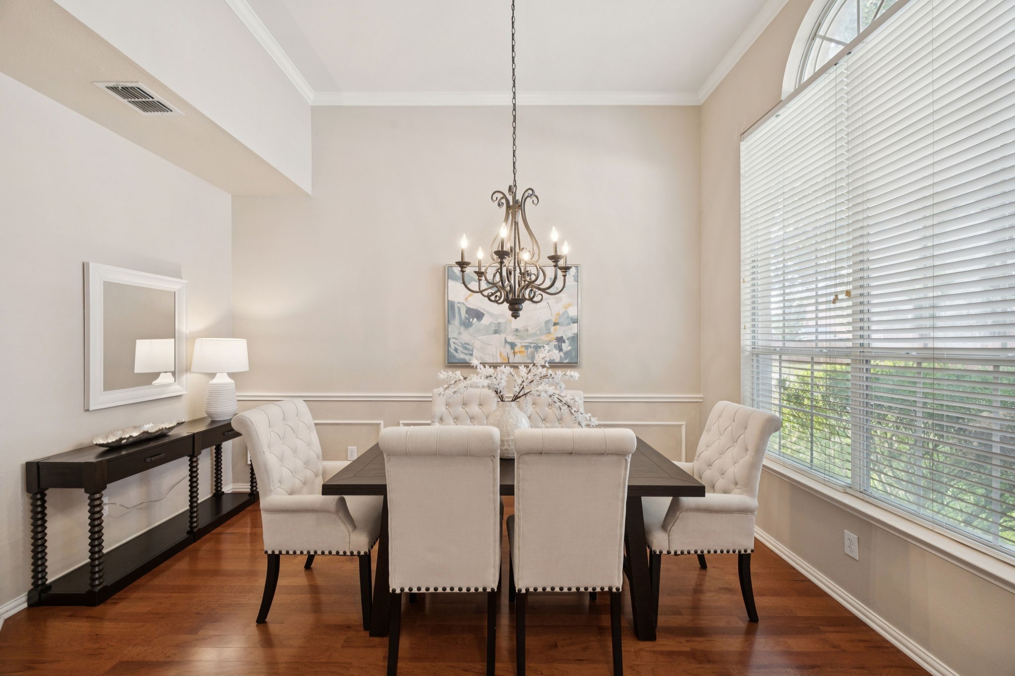 2728 Edgebrook Court