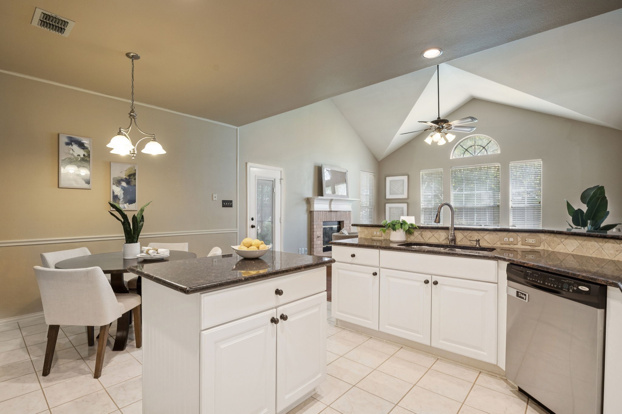 2728 Edgebrook Court