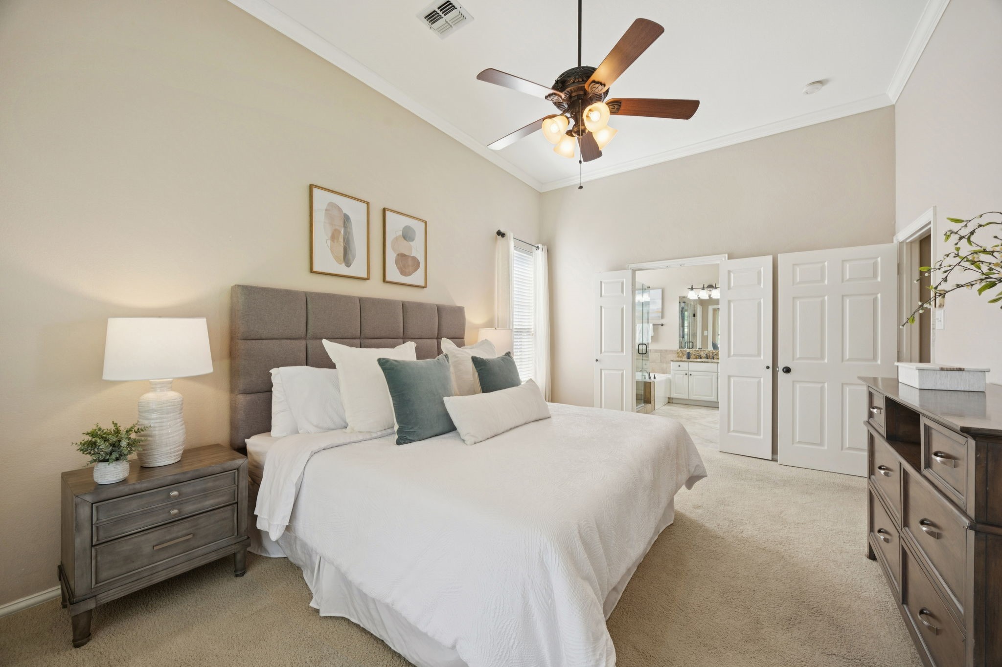 2728 Edgebrook Court