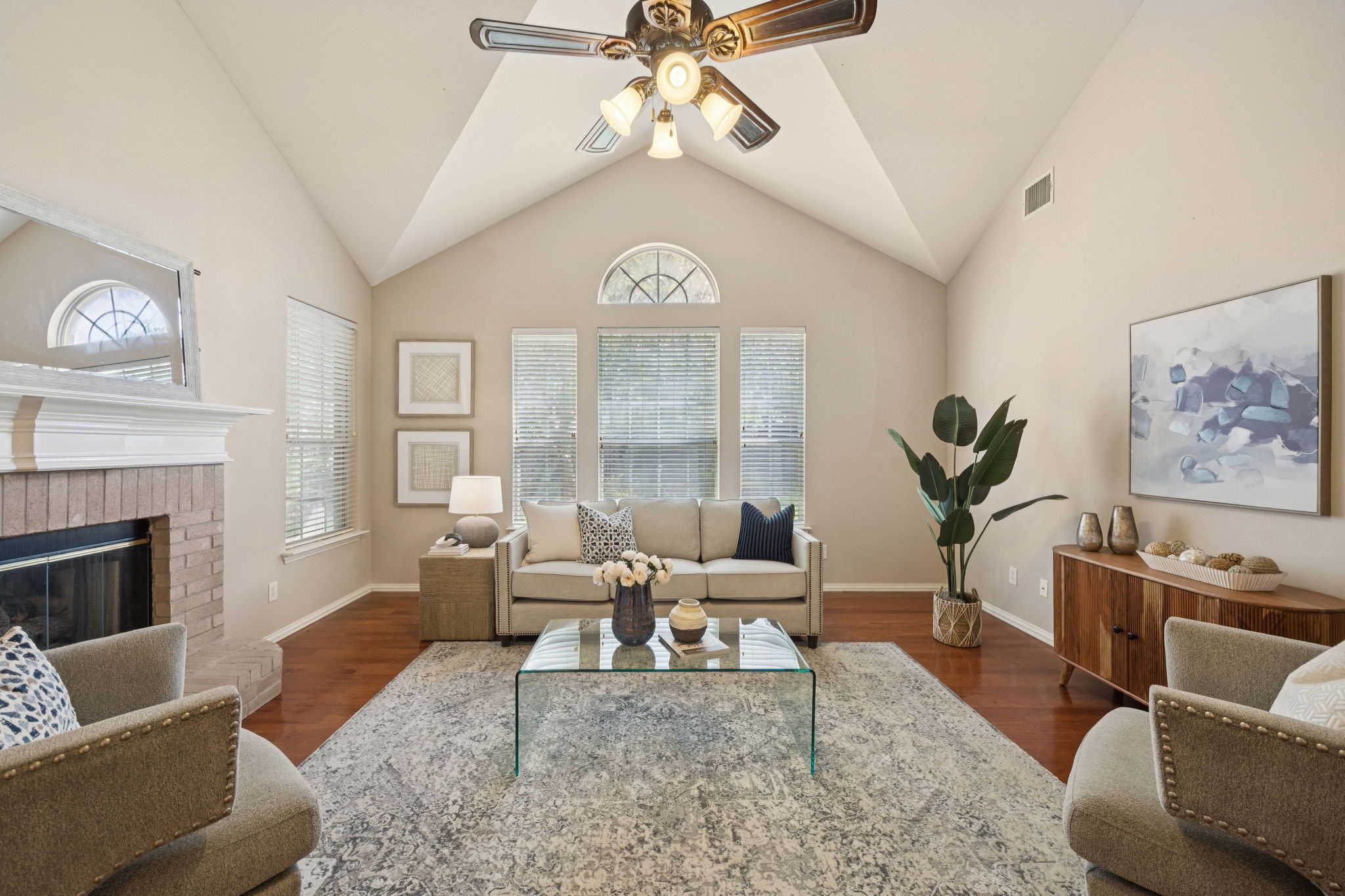 2728 Edgebrook Court