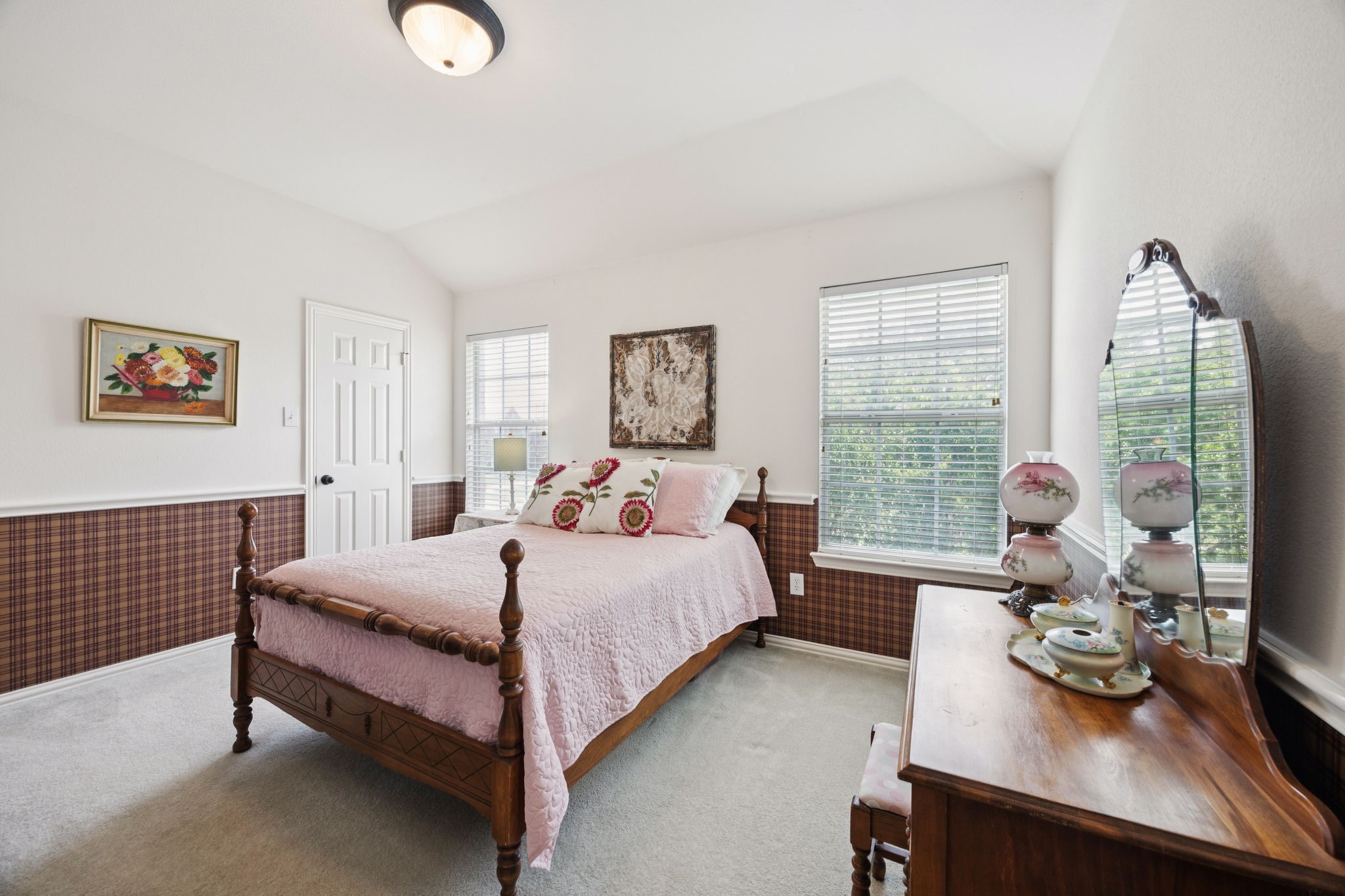 2728 Edgebrook Court